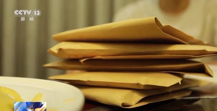 皇冠信用網登3代理
_棉花包体积不变重量少皇冠信用網登3代理
了几十公斤 叉车司机一句话牵出两亿元大案