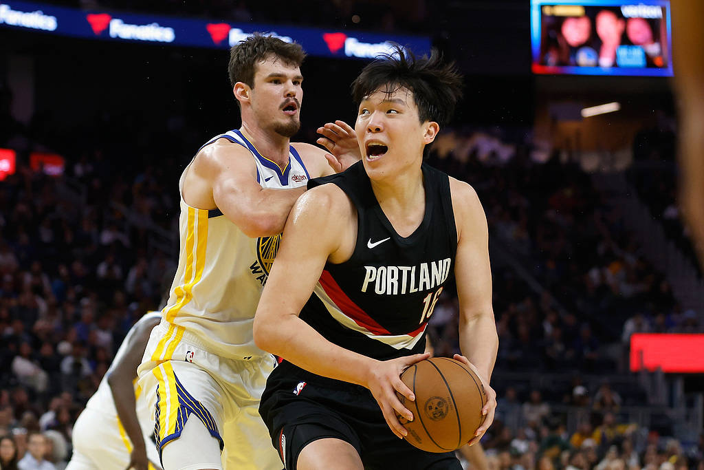 皇冠信用网登3代理_季前赛-杨翰森首秀4+4+1+6犯离场 开拓者负勇士